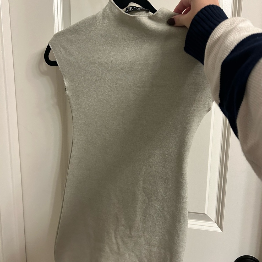 Zara Soft Gray Knit Sleeveless Top